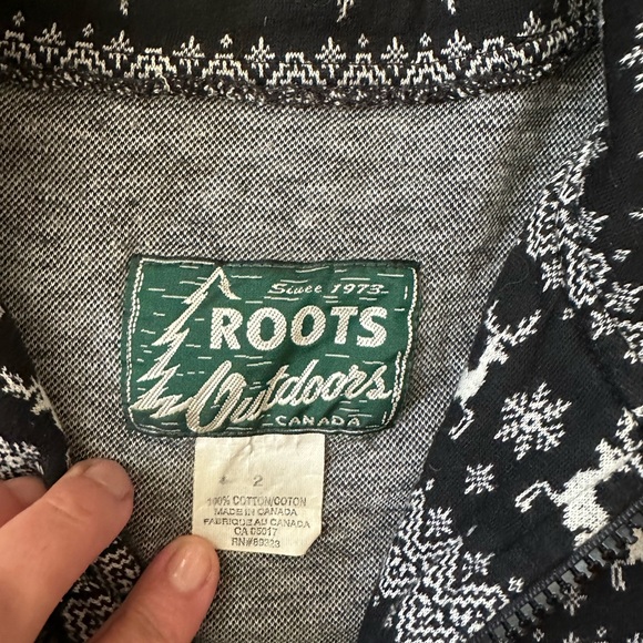Vintage ROOTS outdoors reindeer half zip top size XL - Picture 3 of 4